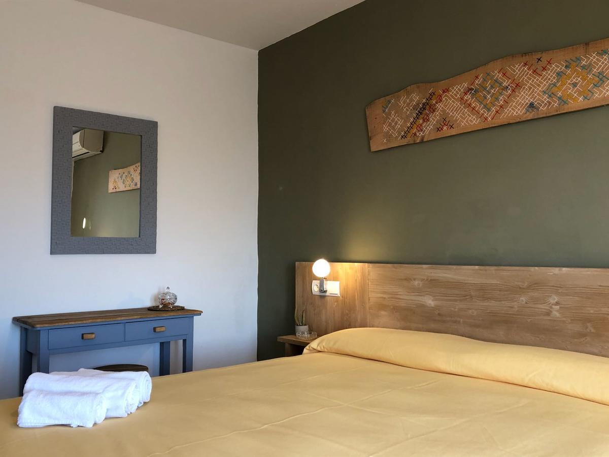 Hostal Santi Es Caló Buitenkant foto