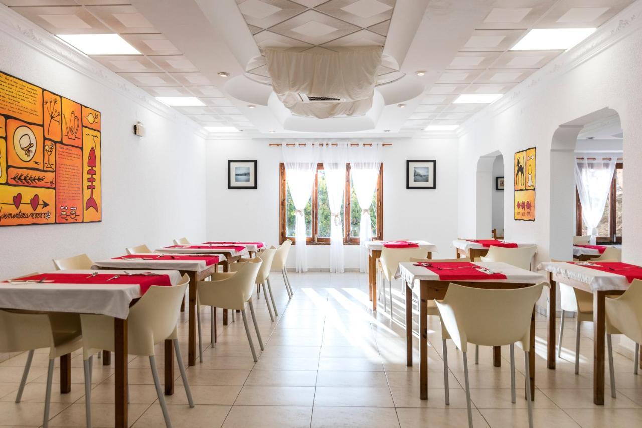 Hostal Santi Es Caló Buitenkant foto